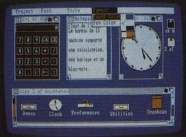 Les outils du bureau de l'Amiga s'inscrivent dans les fenêtres avec la technologie de menus déroulants et de sous-options.